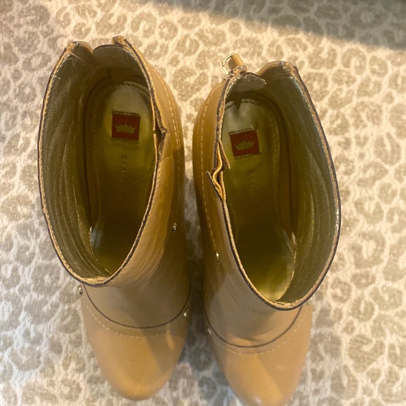 Elaine Turner camel colored soft leather booties with platform and cutouts. - Picture 5 of 6